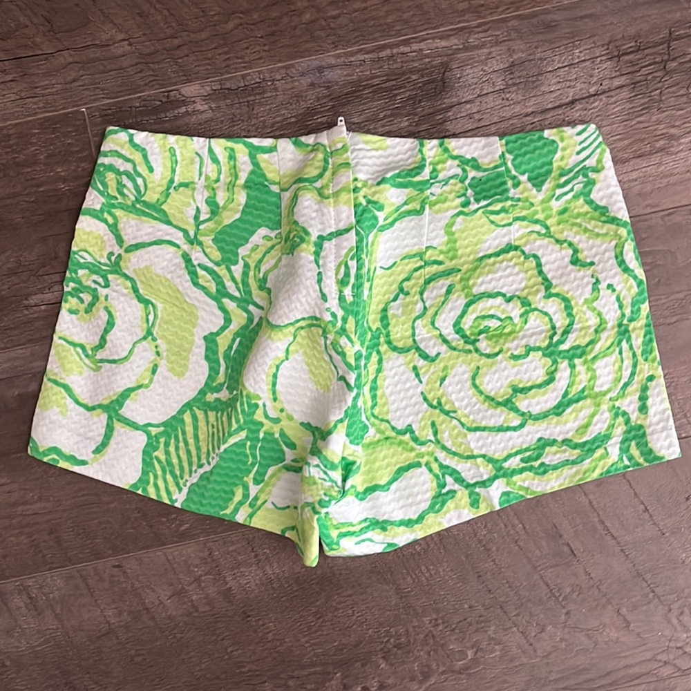 Lilly Pulitzer Liza shorts Heart Breakers 00 - Picture 2 of 4